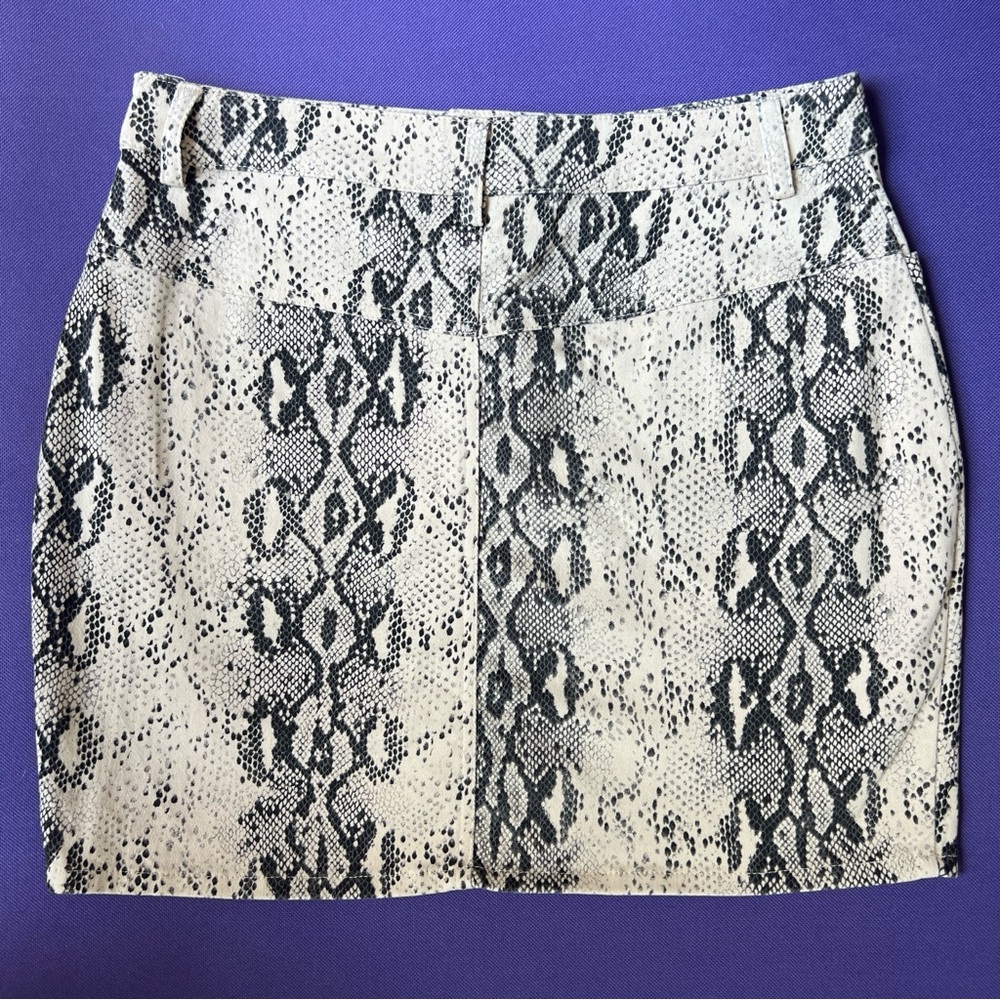 Superdown Isabella Snakeskin Mini Skirt - Picture 7 of 15